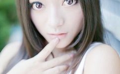 被两个同桌绑起来玩乳动态gif